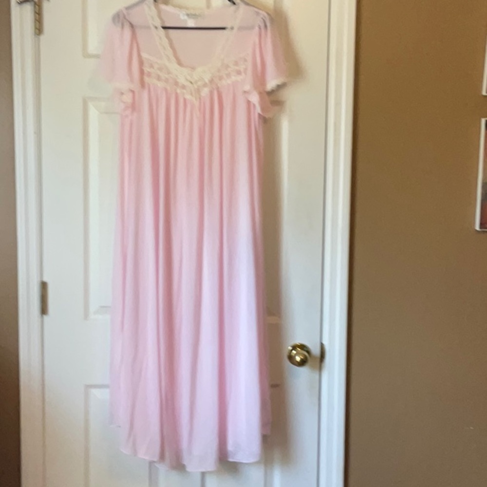 Silk Essence by Miss Elaine Long Silky Sheer Lace Nightgown Size Large